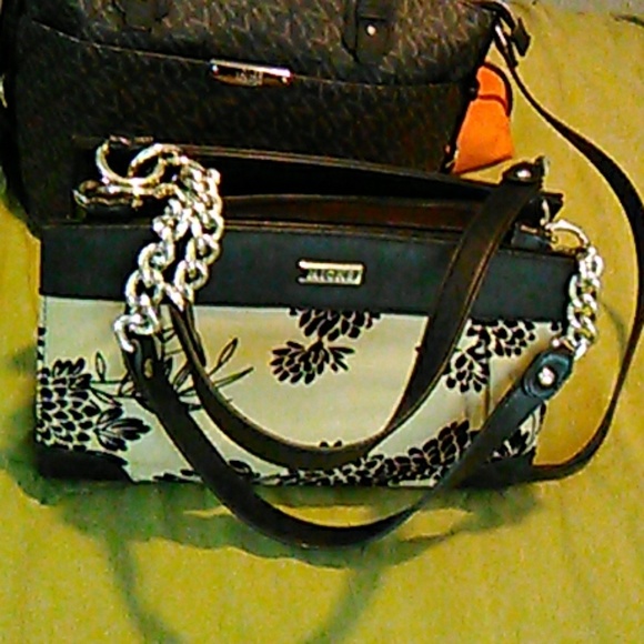 Purses - Picture 5 of 5